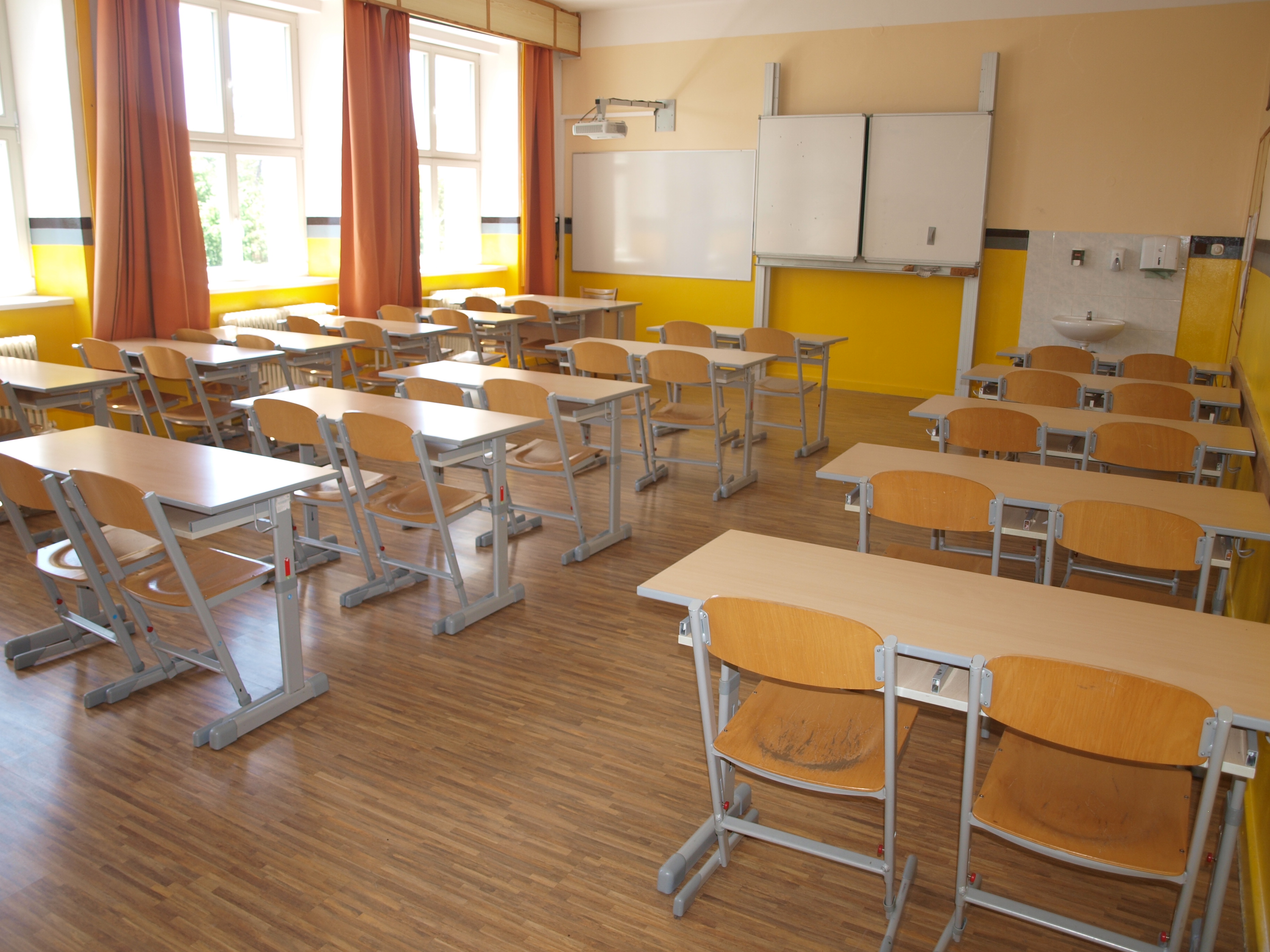Učebny v budově II. st. ZŠ