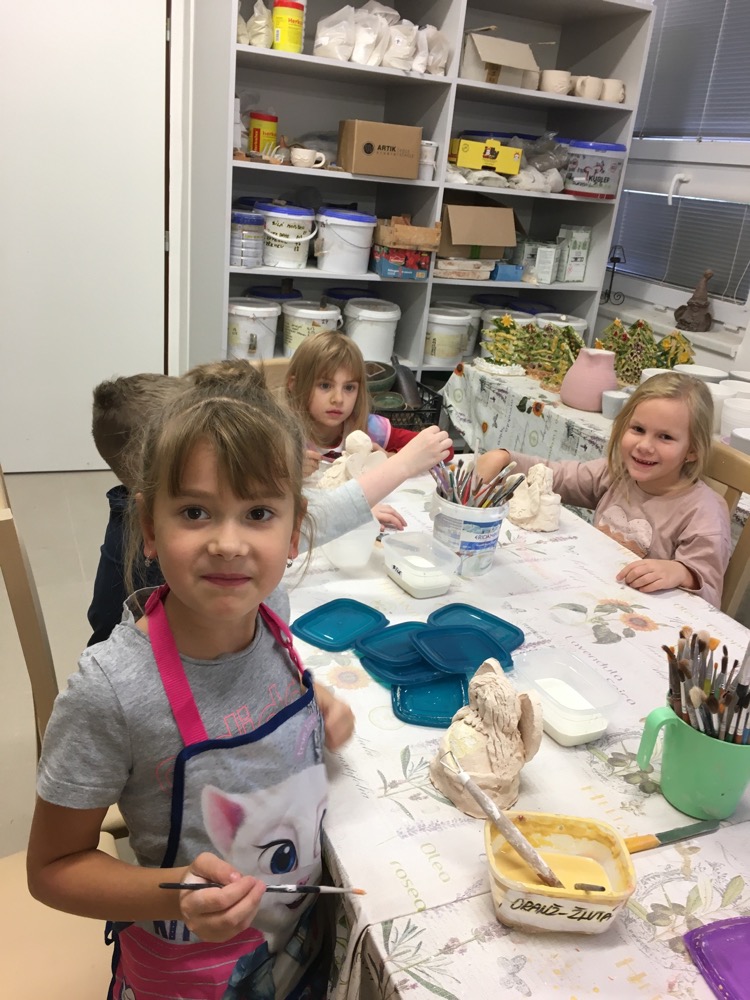 ACB5BF11-176E-42AD-8542-DC6A534F1439