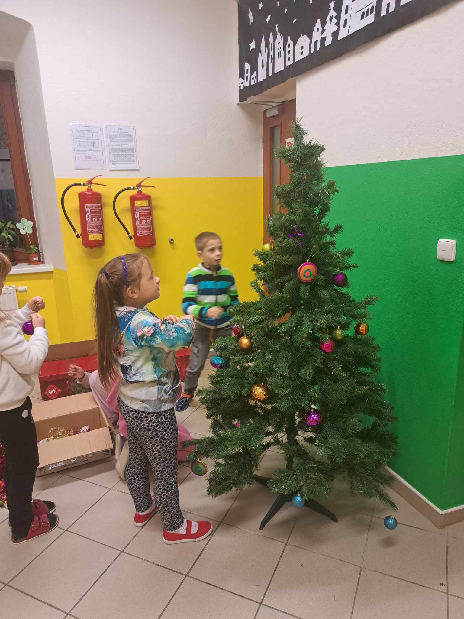 zdobení_stromečků_(4)