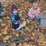 Podzimní_hrátky_venku_(3)