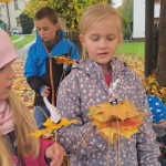 Podzimní_hrátky_venku_(5)